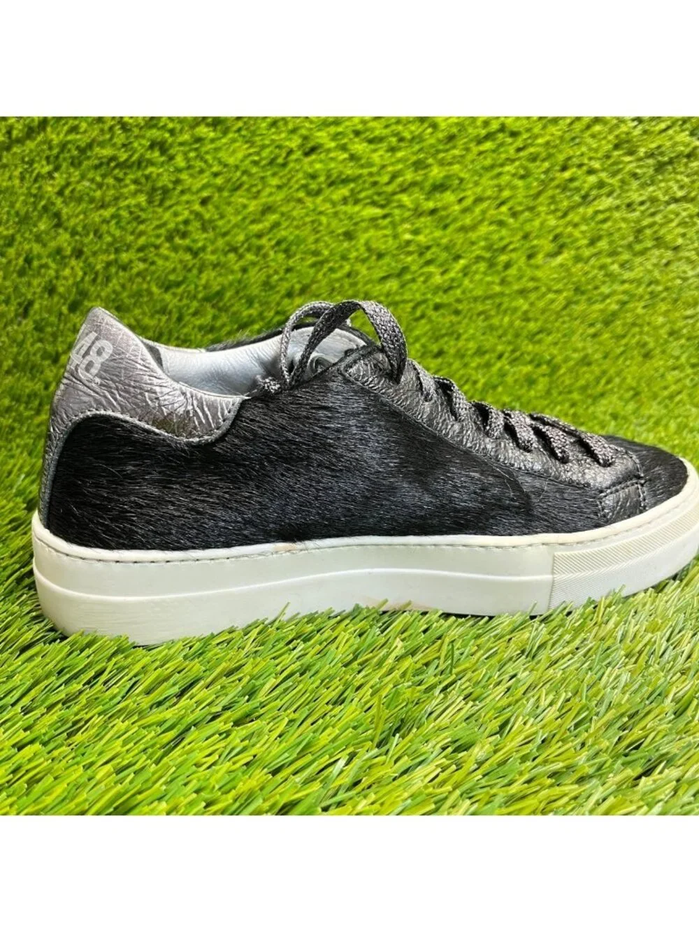 P448 The John Cow Glitter Womens Size 7 Black Athletic Walking Shoes Sneakers